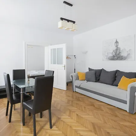Your In Old Town Apartment